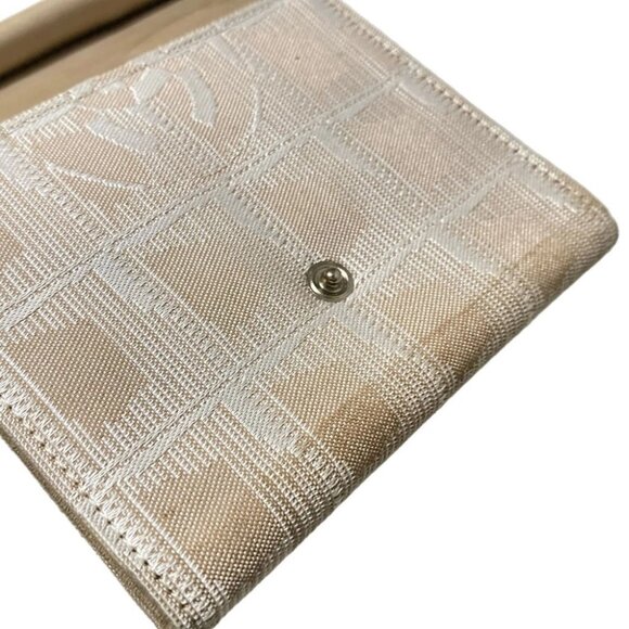 Auth CHANEL New Travel Line - Beige White Jacquard Trifold Wallet - Picture 2 of 13